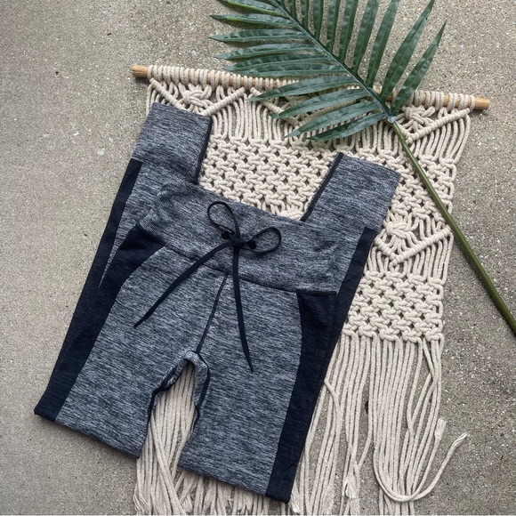 New PINK Active Heathered Grey Athletic Leggings Size XS - Picture 1 of 6